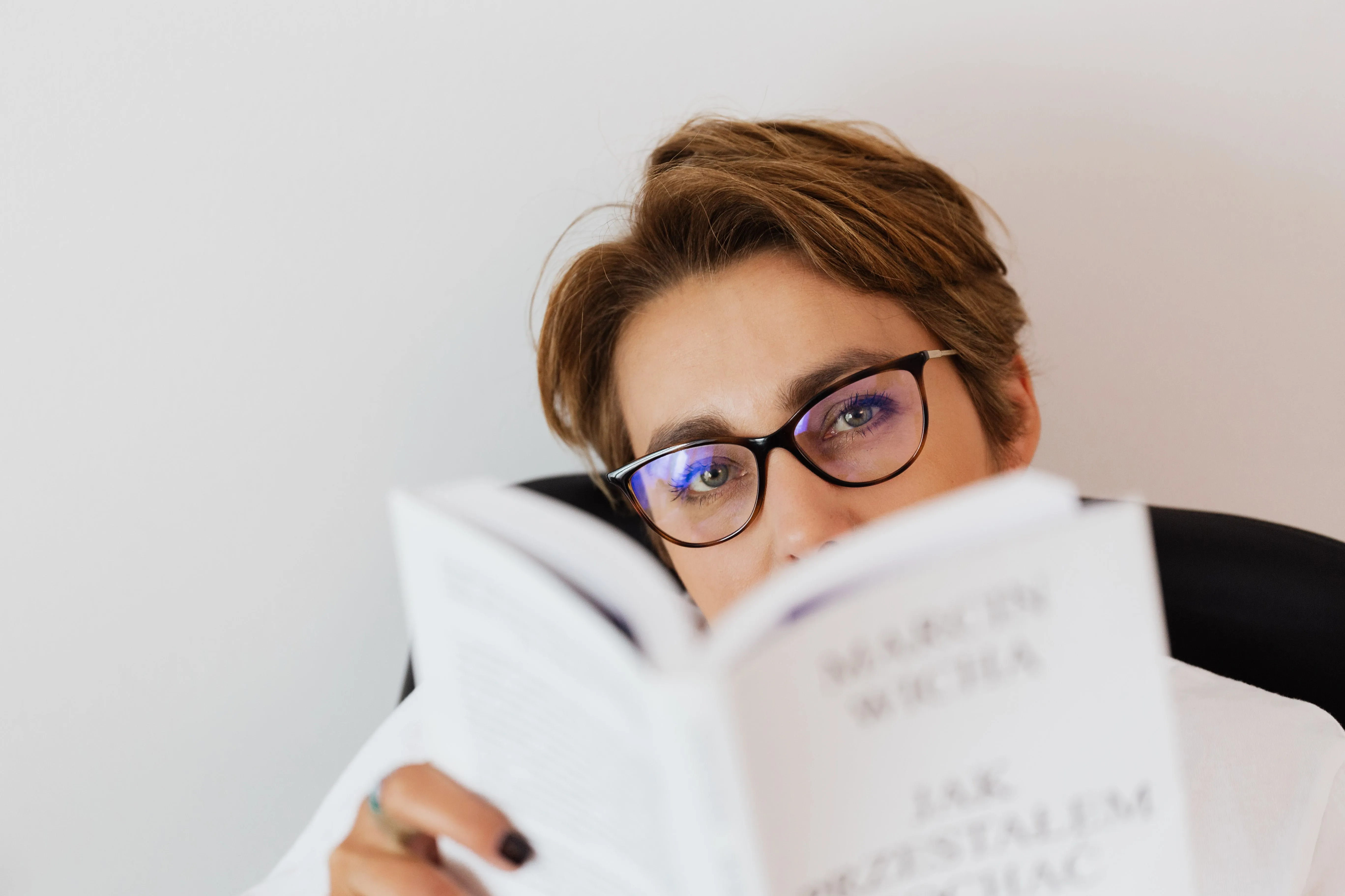 Revolutionary Smart Glasses Translate Languages in Real Time