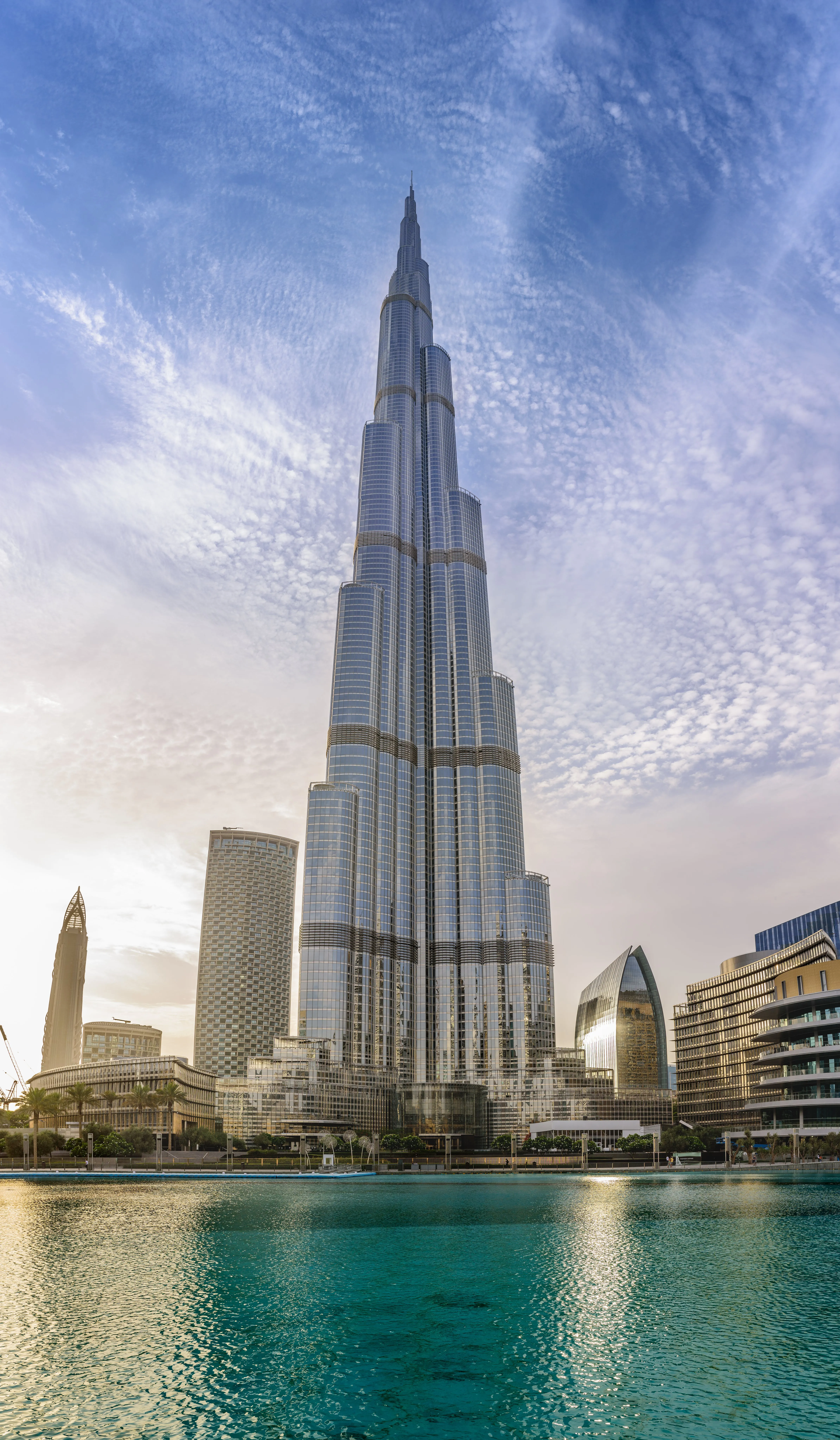 World's Tallest Building Opens in Dubai, Breaking Records